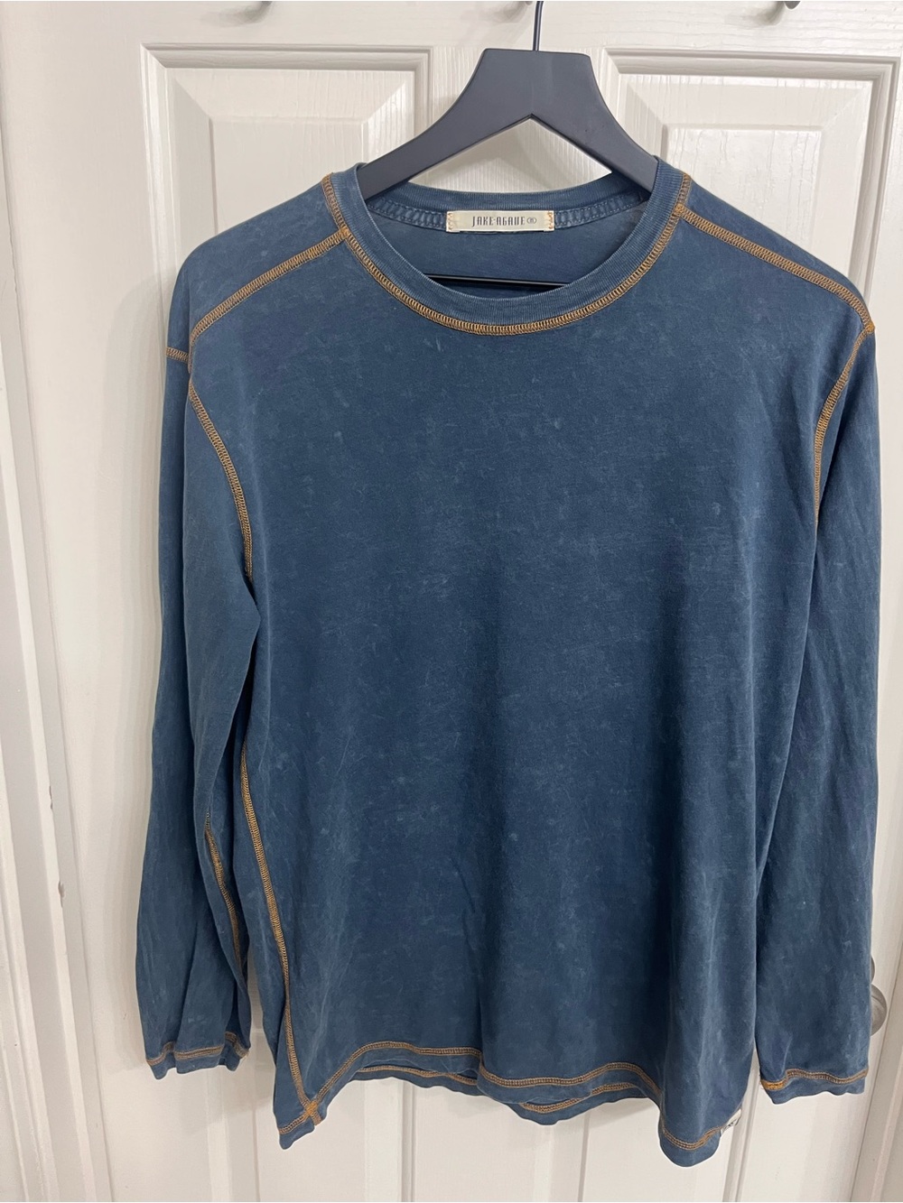 Men’s Vintage-Style Navy Long Sleeve Tee